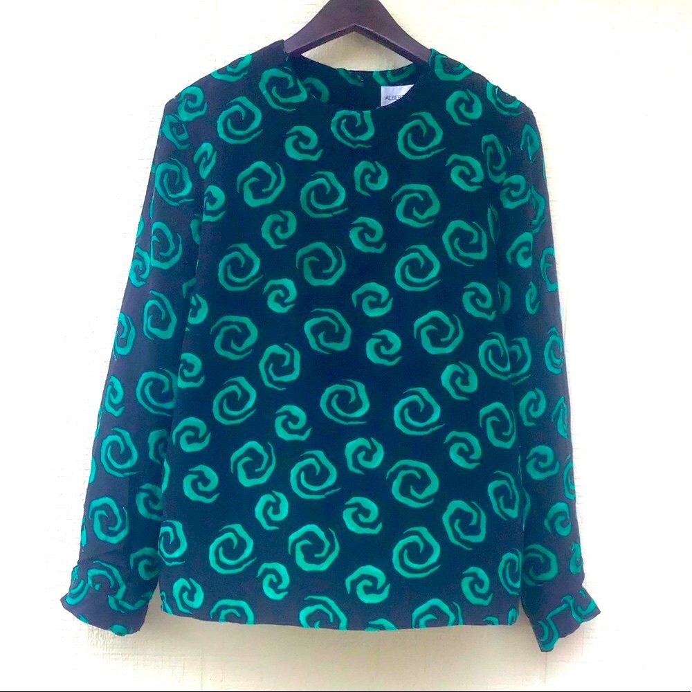 Vintage 100% silk long sleeve blouse